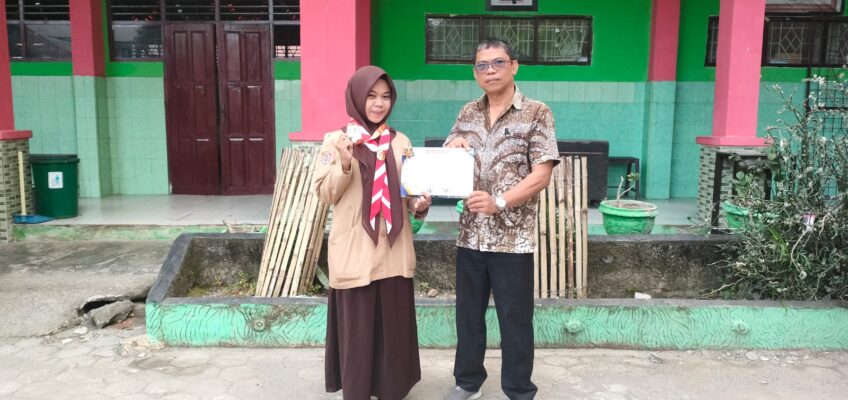 Juara 2 Tanding Remaja Putri Kelas E Kejuaraan Pencak Silat Habibie Championship 1 Kelas 